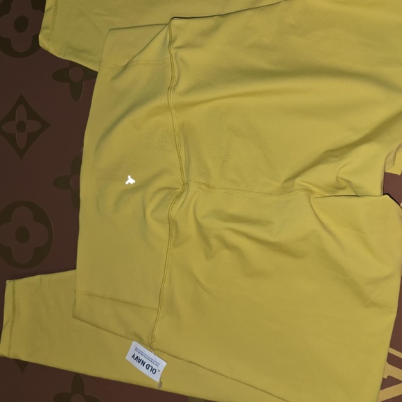 Old Navy Power Soft Leggings - Picture 5 of 6